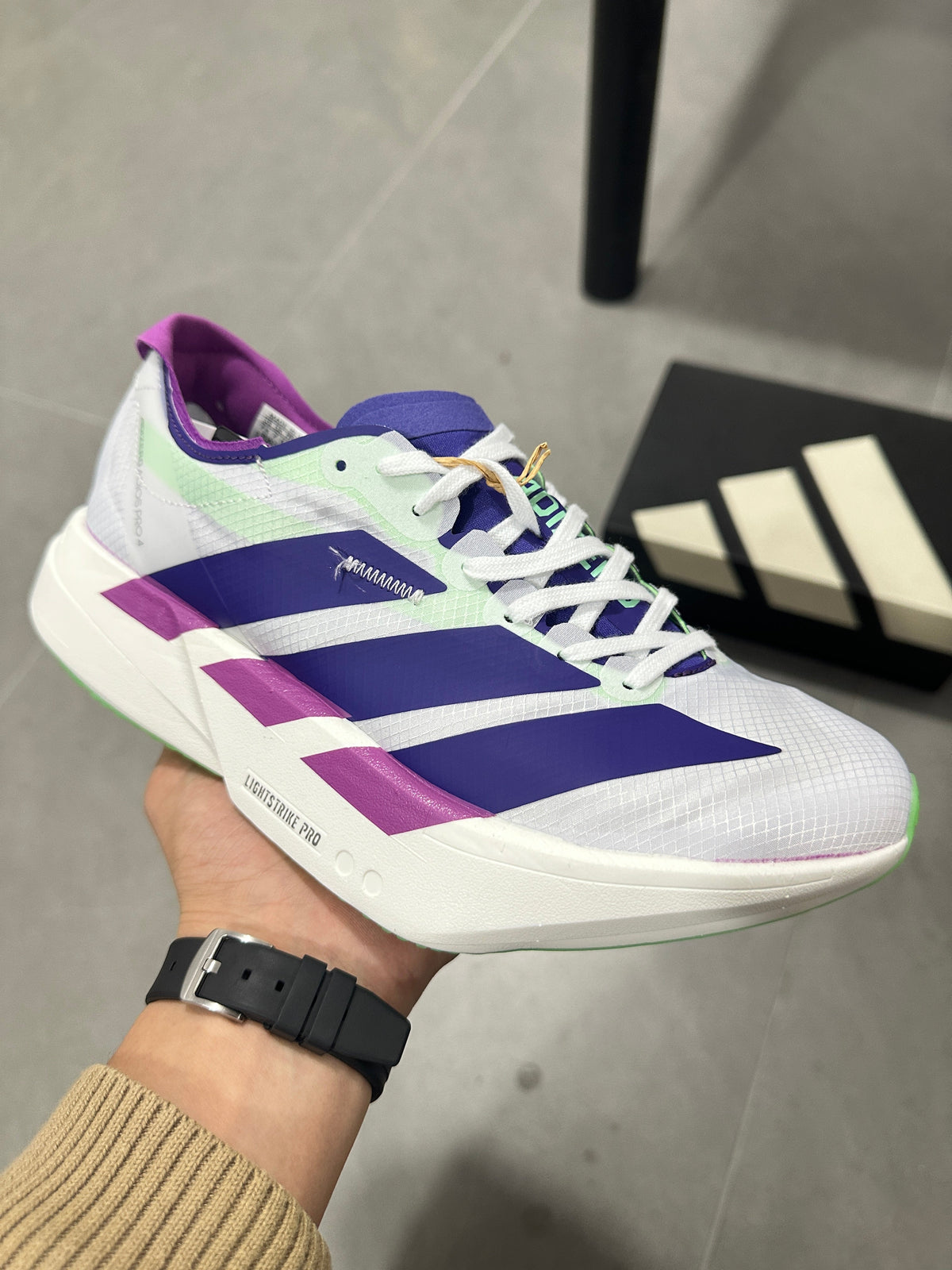 Nike ZoomX Invincible Run 3 in White Purple JR1656 - product image from the listing.
