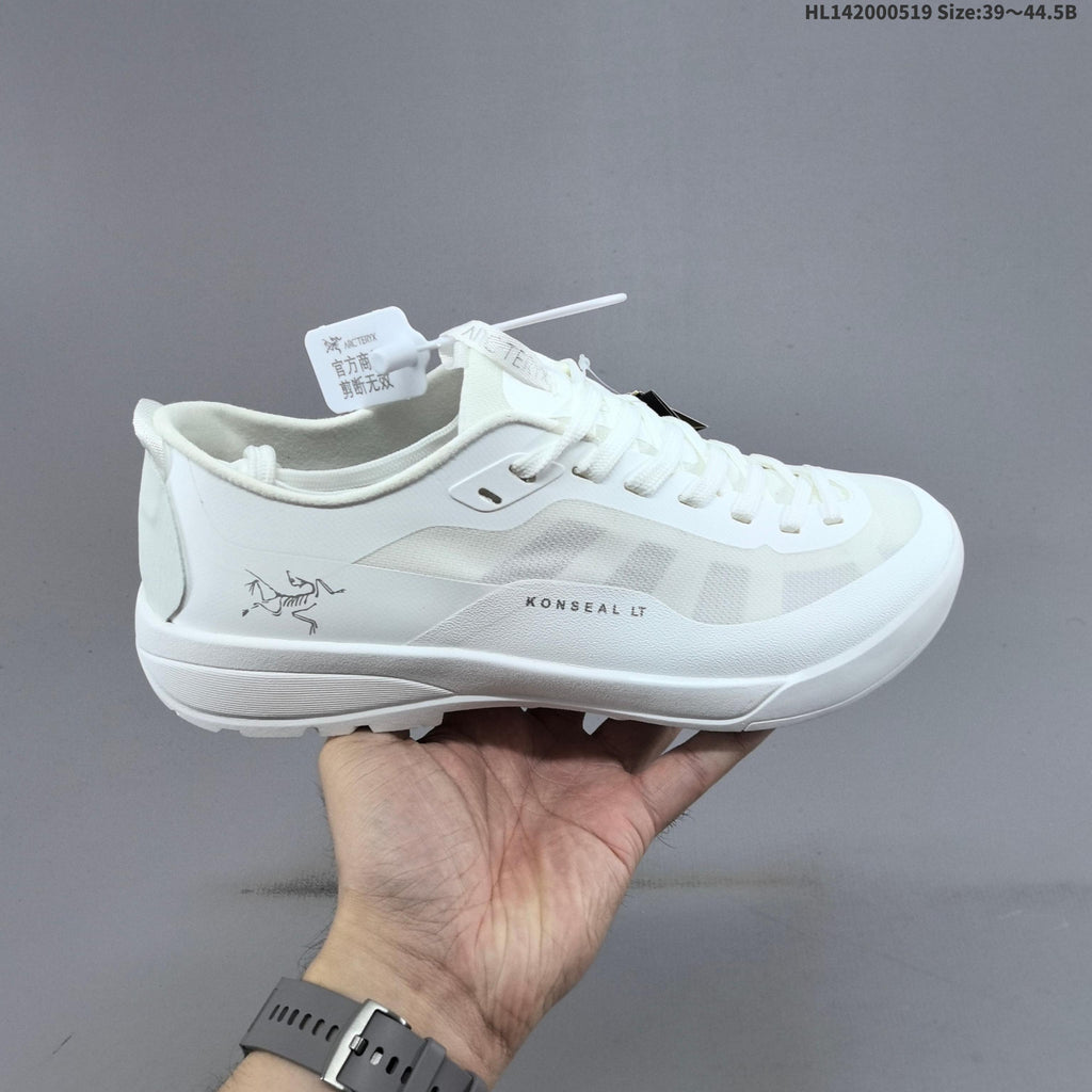 Arc'teryx Konseal LT W Sneakers in White HL142000519 - product image from the listing.