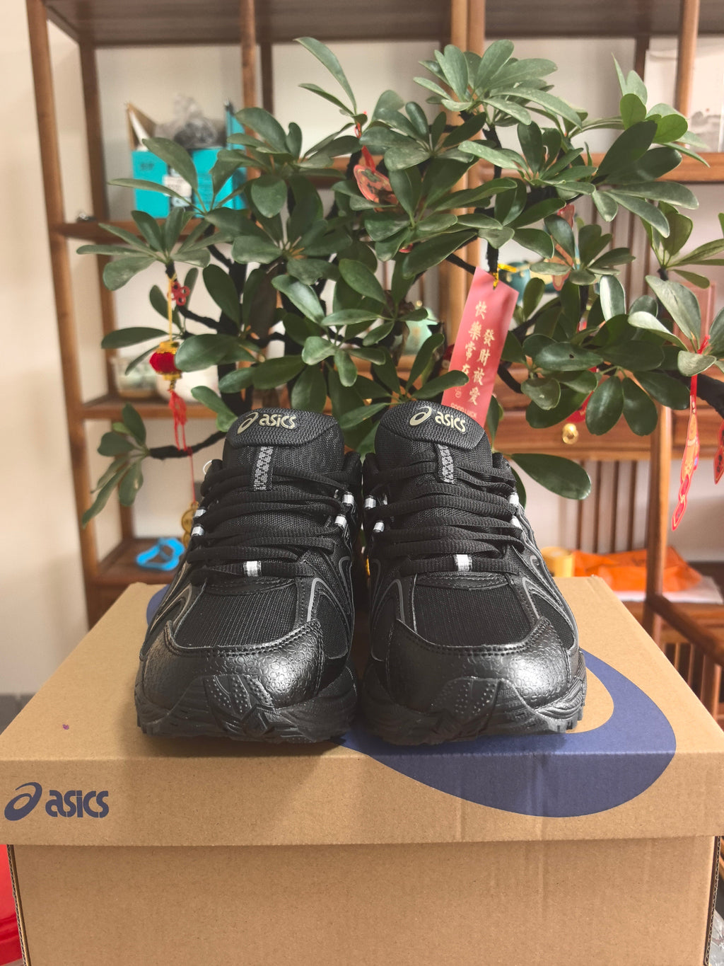 ASICS K1 High-Top Sneakers in Black - product image from the listing.
