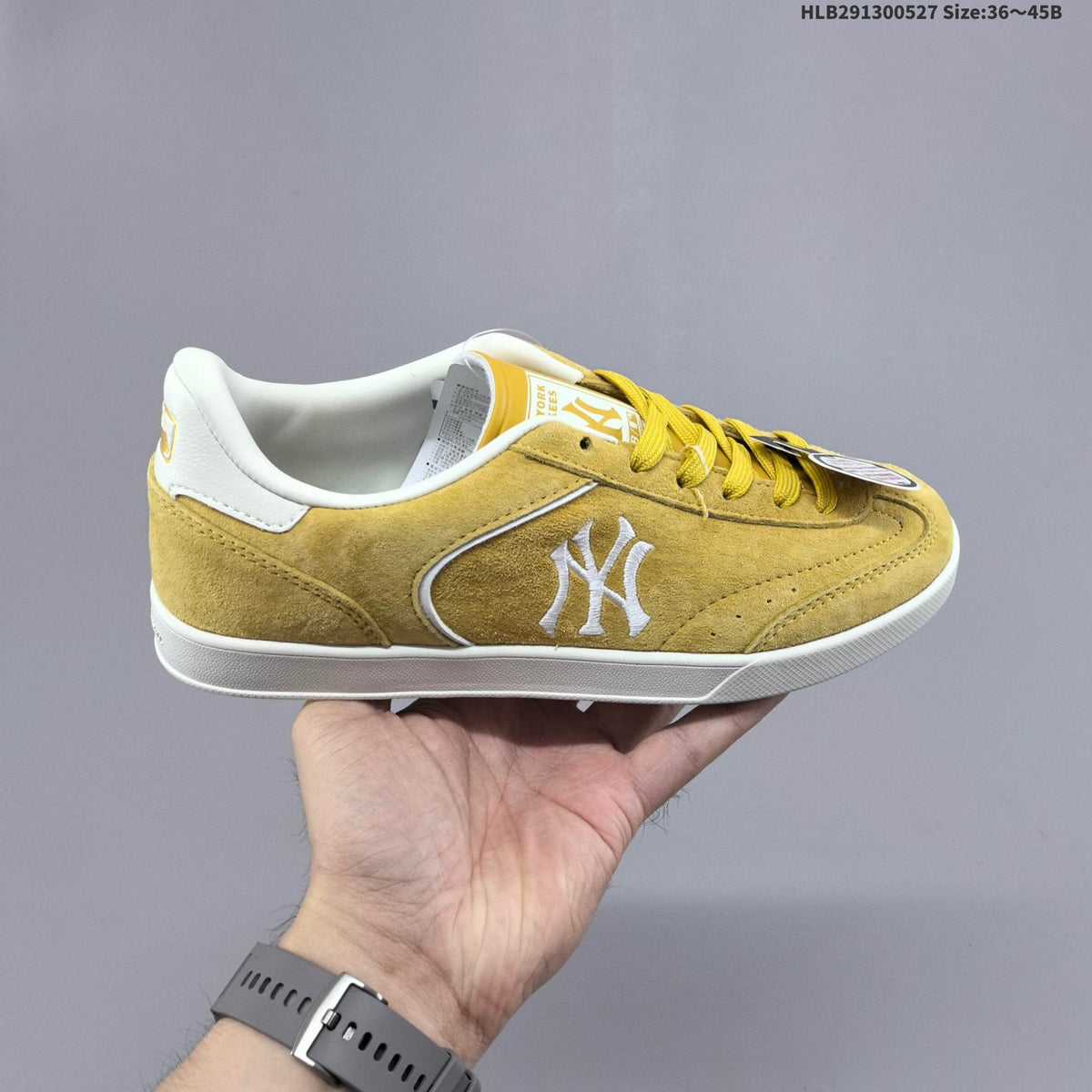 Suede MLB Clubbie SD Low-Top Sneakers - product image from the listing.