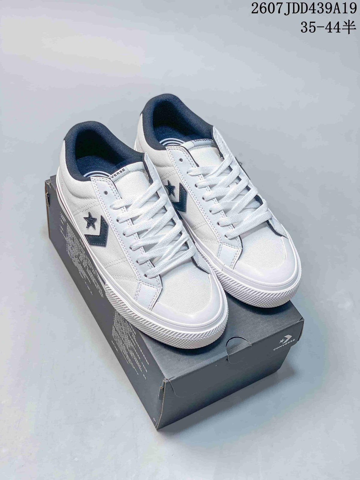 Converse All Star One Star Low-Cut Sneakers 2607JDD439A19 - product image from the listing.