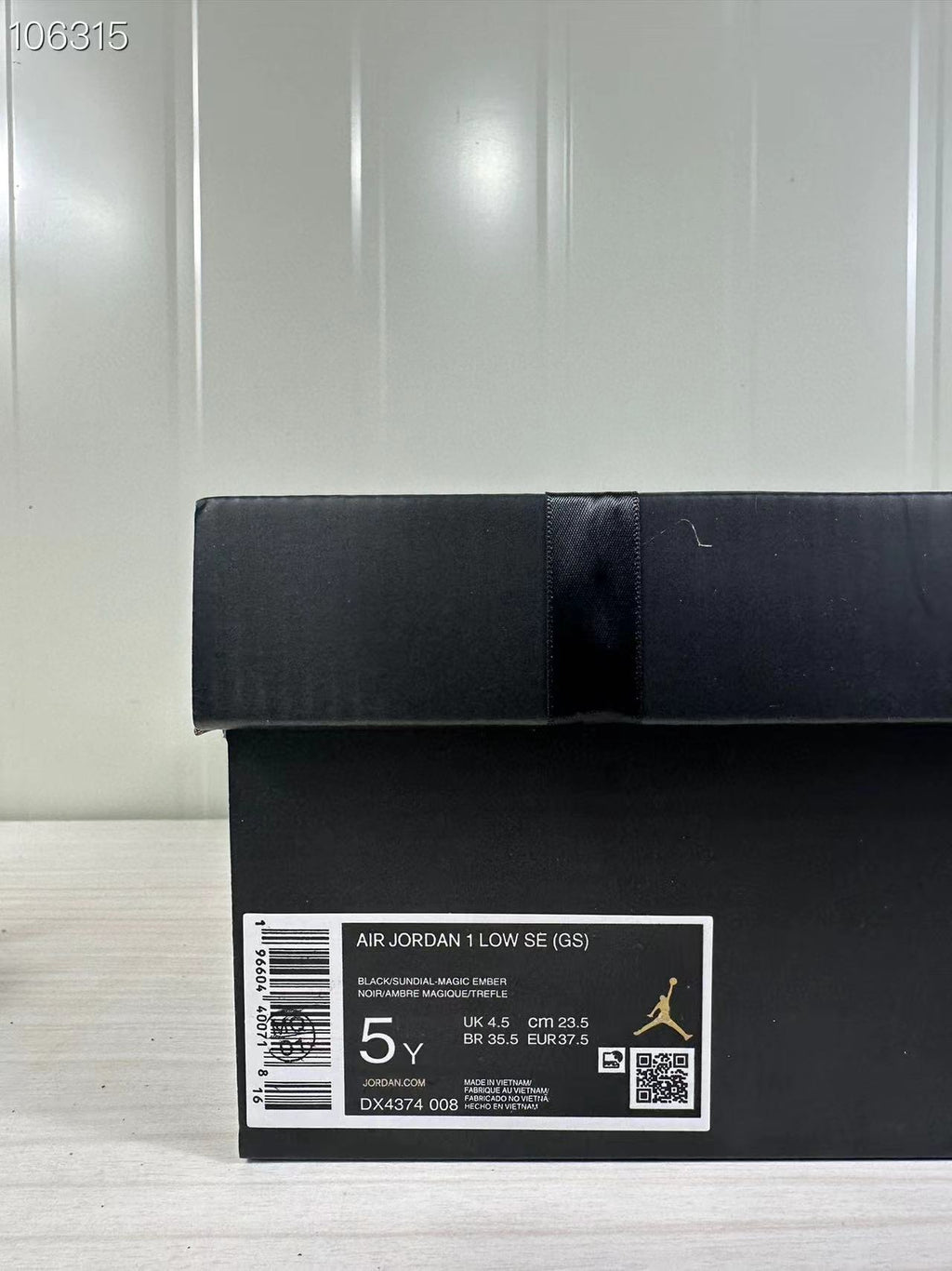 Air Jordan 1 Low GS Black Pink DX4374-008 - product image from the listing.