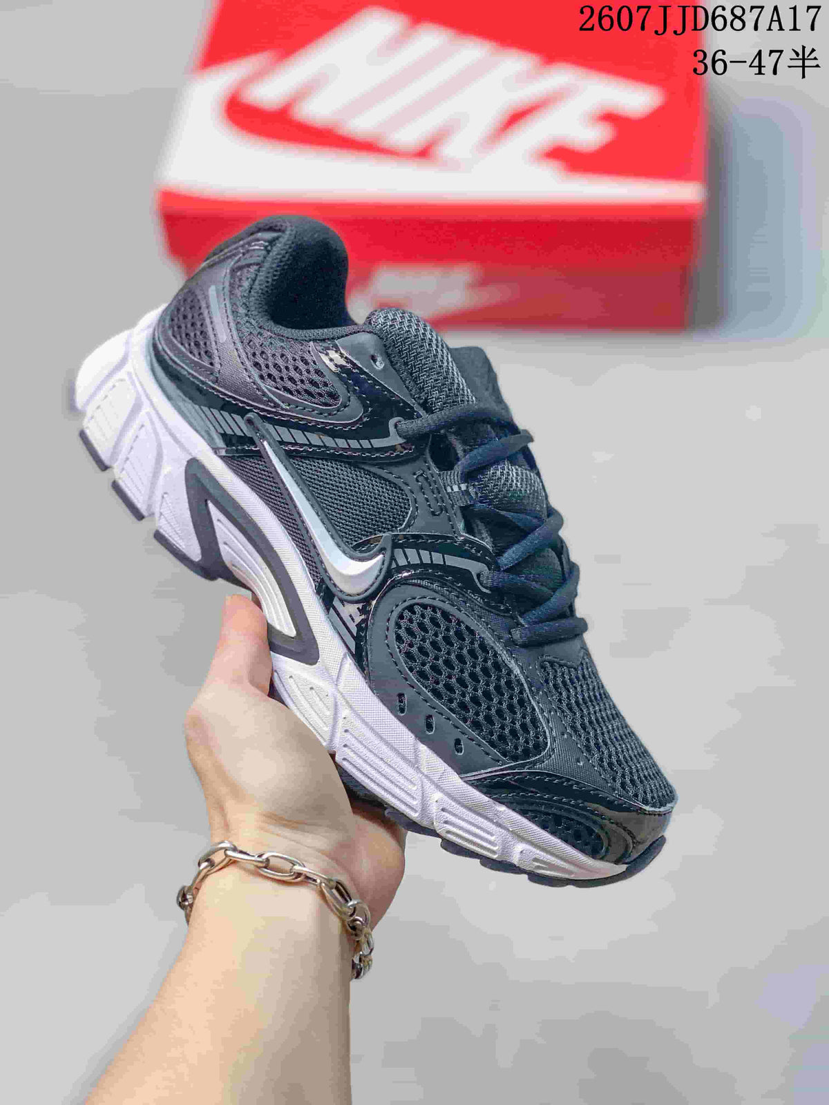 Nike V5 RNR Low-Cut Casual Sneakers 2607JJD687A17 - product image from the listing.