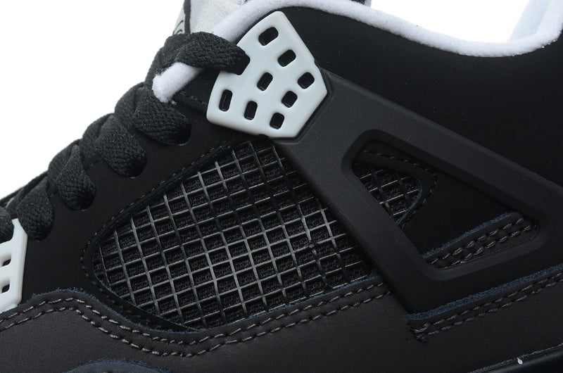 Air Jordan 4 Retro Oreo Basketball Sneakers - product image from the listing.