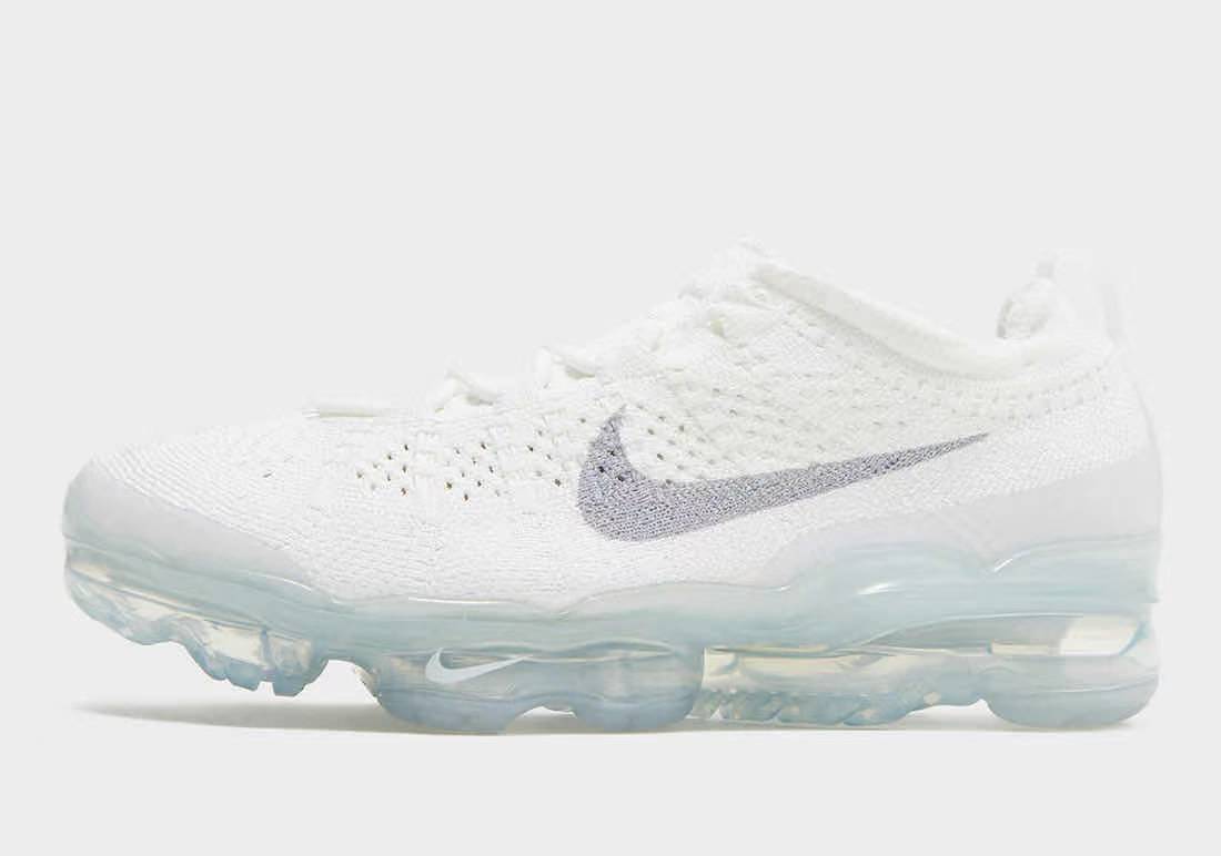 Nike Air VaporMax 2023 Flyknit Trainers - product image from the listing.
