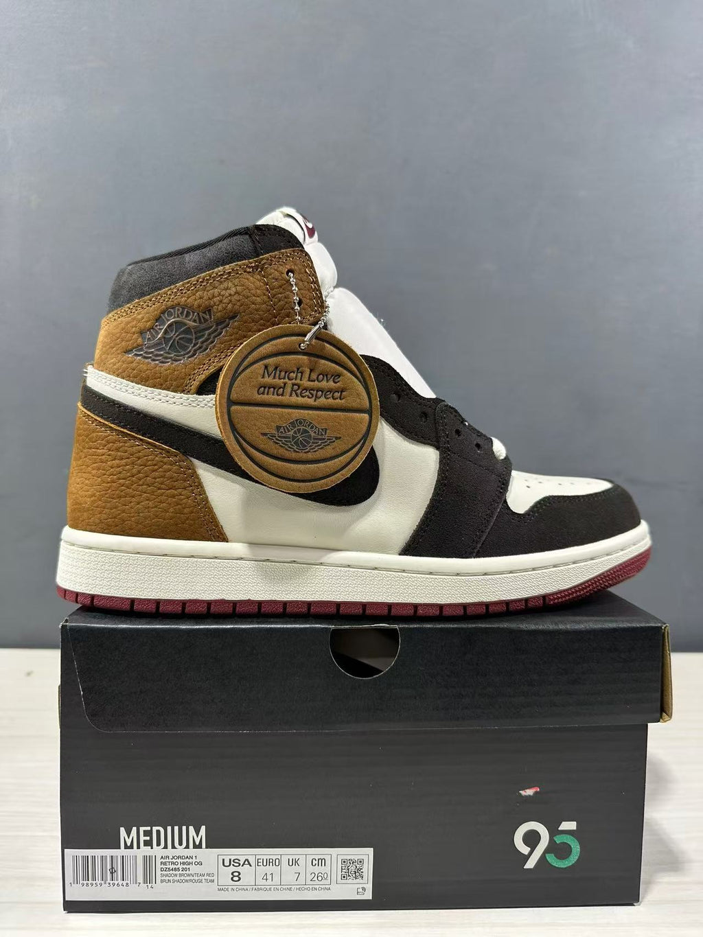 Air Jordan 1 High OG Cacao Wow Sand Drift DZ5485-201 - product image from the listing.