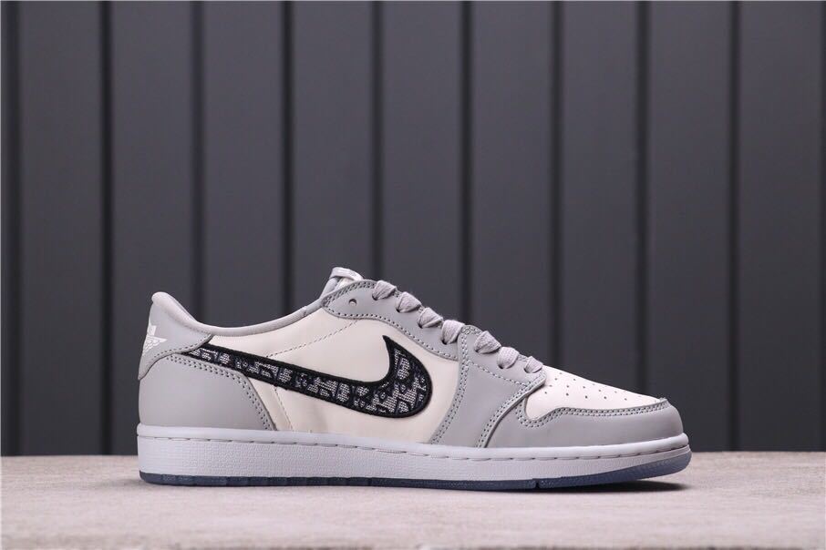Jordan Dior x Air Jordan 1 Low in Grey White Black CN8608-002 - product image from the listing.