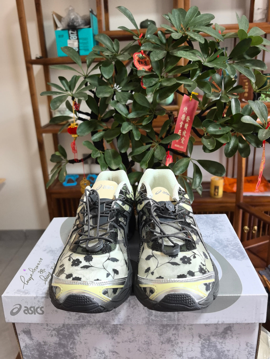 Cream and Black ASICS GEL-Quantum 360 B2 Sneakers - product image from the listing.