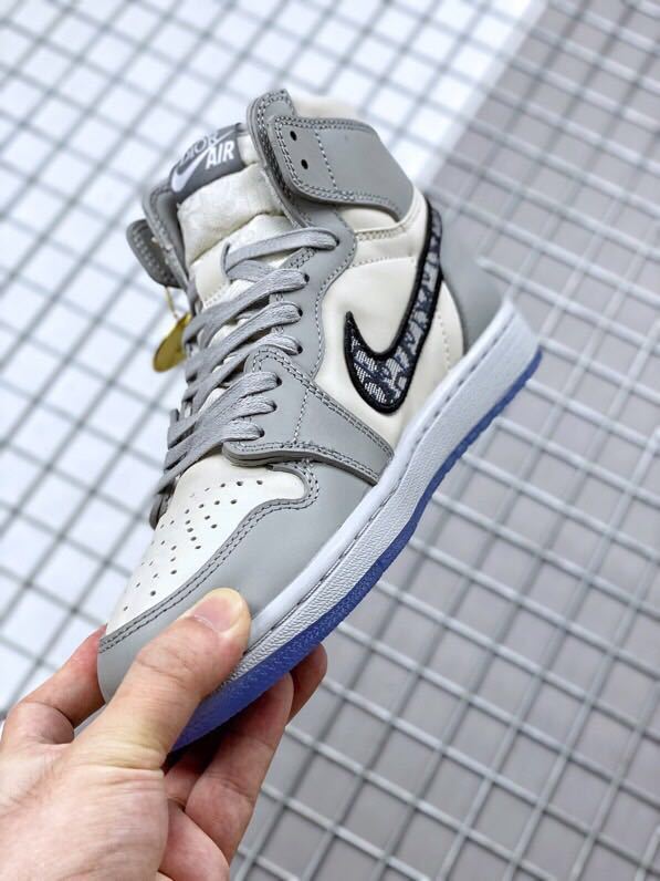 Dior x Air Jordan 1 High OG Trainers CN8607-002 - product image from the listing.