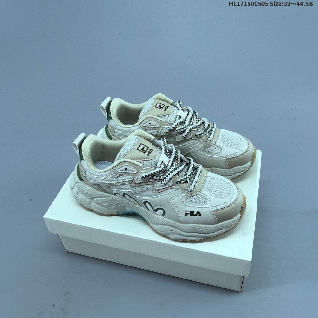 FILA FERN Low-Cut Sneakers F12M331101 - product image from the listing.
