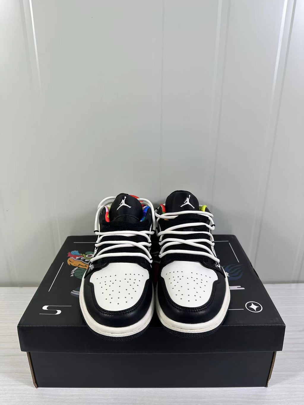 Air Jordan 1 Low Black White DQ8422-001 - product image from the listing.