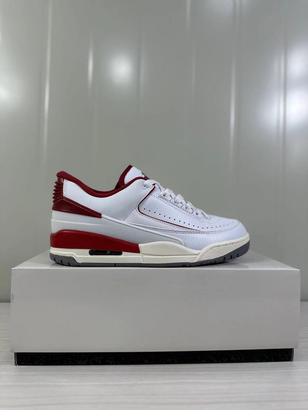 Air Jordan 2/3 Low White Varsity Red FD0383-161 - product image from the listing.