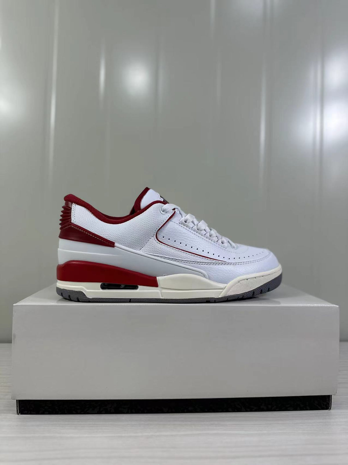 Air Jordan 2/3 Low White Varsity Red FD0383-161 - product image from the listing.