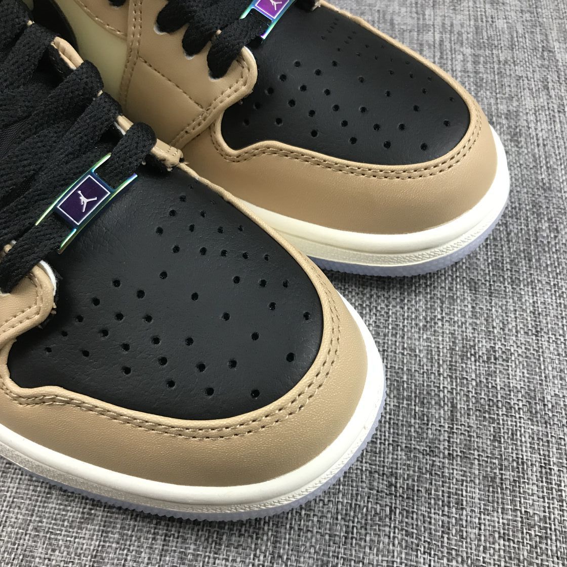 AH7389-003 Sneakers - Air Jordan 1 High Premium - product image from the listing.